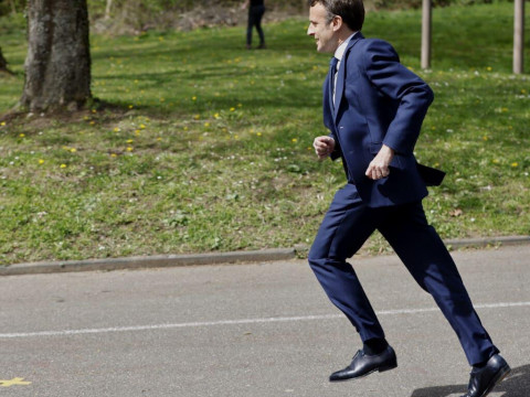 Президент Франции сбежал от разгневанных фермеров? Команда WTF разобралась, что не так с фото Макрона