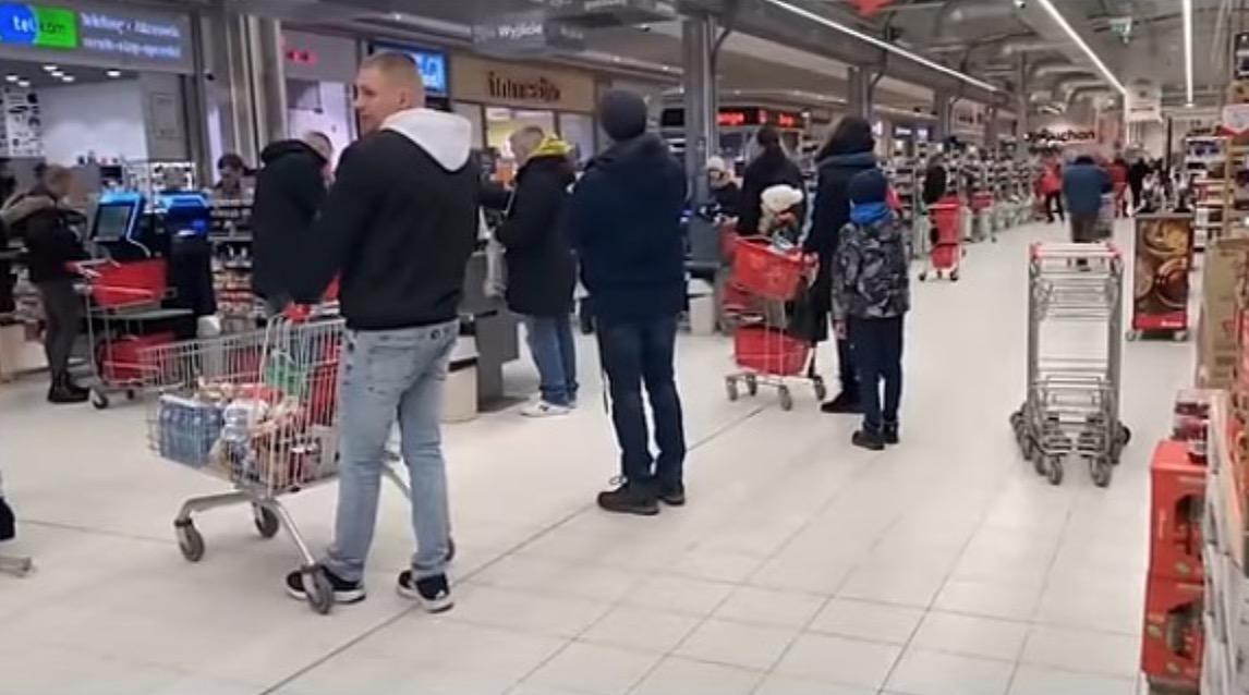 CTV reports crisis in Polish retail but shows the wrong stores at the wrong time