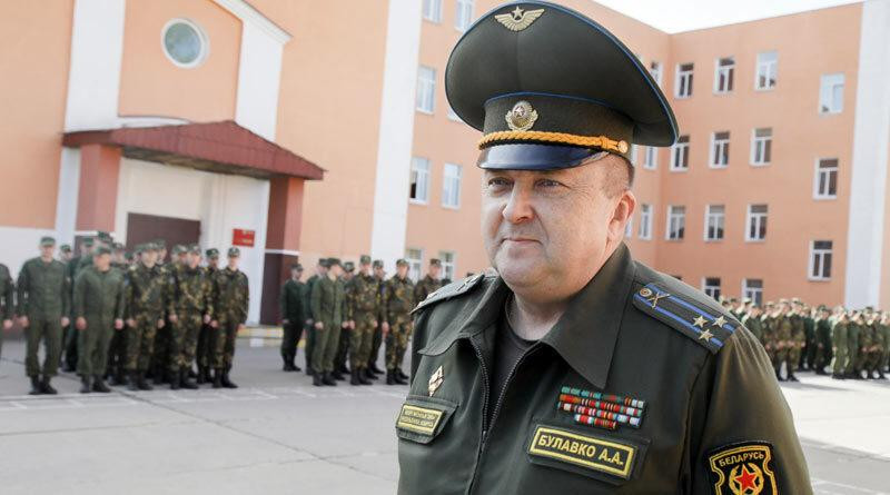 Булаўка: Украіну напампоўваюць зброяй, а насельніцтву фінансава не дапамагаюць. Высветлілі, у чым ён не мае рацыі 