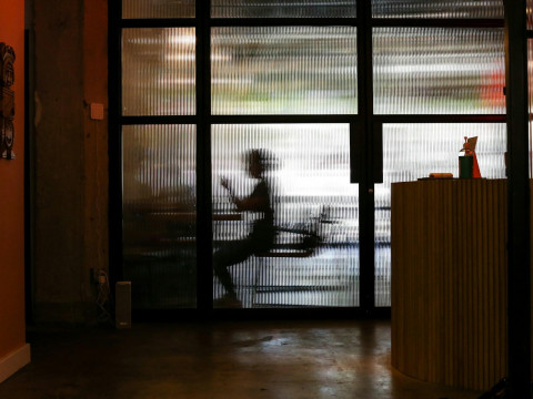 “There’s less and less work in the U.S.” Debunking political scientist Yelfimov’s arguments