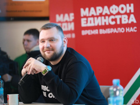 Azarenok said Putin recognizes Belarusians and Ukrainians as distinct peoples. The quotes say otherwise