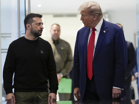 Сустрэча на 7 хвілін і намаляваныя гледачы: як беларускія медыя перакруцілі дэталі візіту Зяленскага ў ААН