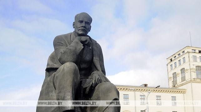 «Знішчылі Караткевіча…» Выкрылі фэйк пра ліквідацыю беларускіх тапонімаў ва Украіне, Польшчы і Літве 