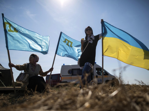 'Crimea voted to secede from Ukraine.' Radio Minsk host presents falsehood as historical fact