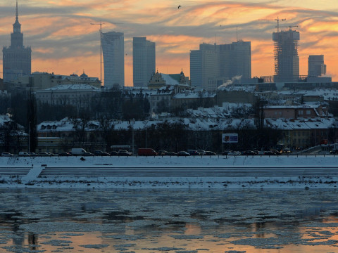 The Belarus 4 TV channel claimed that the sanctions against Belarus are causing Poles to freeze to death. However, this statement is false