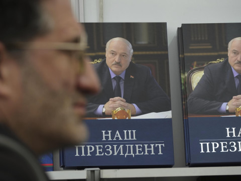 “Belarusians are a nation of readers.” How officials and state media distort data on reading and book print runs in Belarus