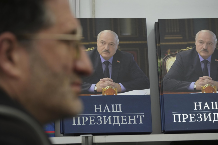 “Belarusians are a nation of readers.” How officials and state media distort data on reading and book print runs in Belarus