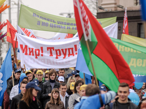 Госць праграмы «Азаронак. Наўпрост» падтрымаў тэзу Лукашэнкі пра дэмакратычнасць Беларусі фэйкавымі звесткамі