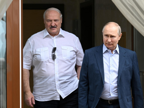 Лукашенко видится с Путиным и российскими чиновниками чаще, чем проводит встречи по беларусской повестке
