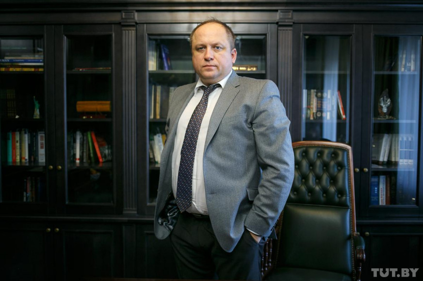 Карумпаваны рыцар. Якімі бізнесамі валодае і навошта афармляе іх на ксяндза набліжаны да Лукашэнкі бізнесовец Зайцаў